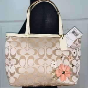 🌸Coach Flower Tote Bag🌸